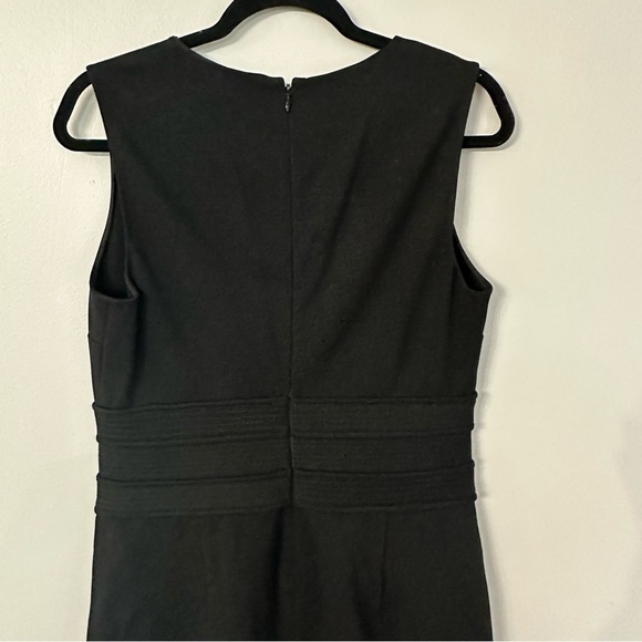 Diane Von Furstenberg Women’s Black Sleeveless Rounded Neck Dress Size 10 GUC - Picture 7 of 8